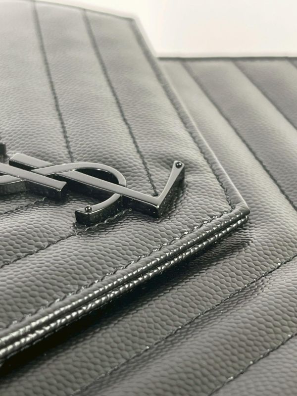 【99成新】YSL CASSANDRE 粒面壓紋手拿包 