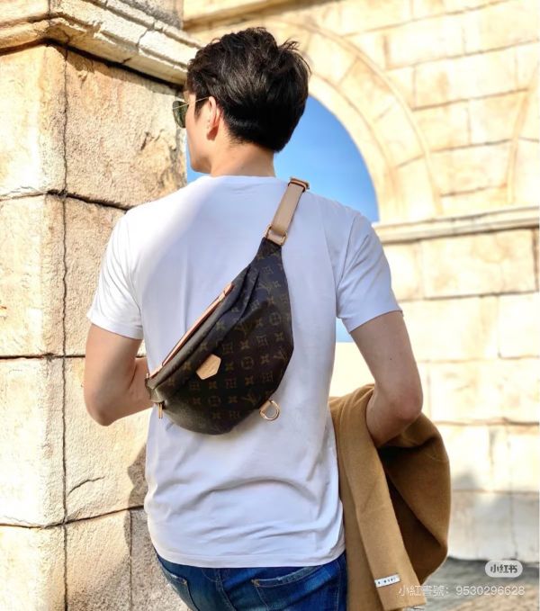 【分期0利率】LV Bumbag老花腰包【9成新】 