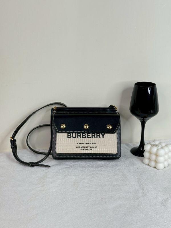 【分期0利率】BURBERRY MINI HORSEFERRY斜背包【99成新】 