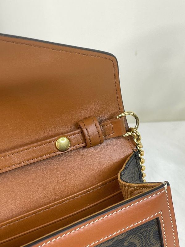 【分期0利率】CELINE MARGO標誌印花牛皮革飾鍊錢包【95成新】 