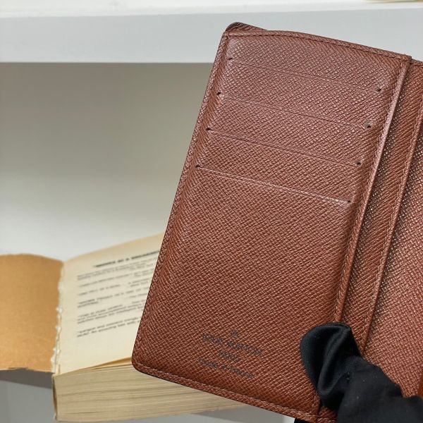 LV  VTG老花零錢對扣式中夾【9成新】【僅限匯款】 