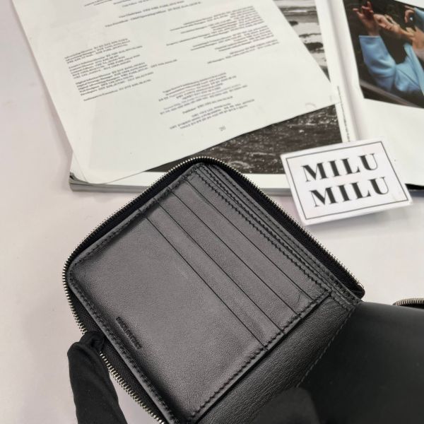 【9.5成新】【12期0利率】ZIPPED BI-FOLD WALLET拉鍊零錢包 