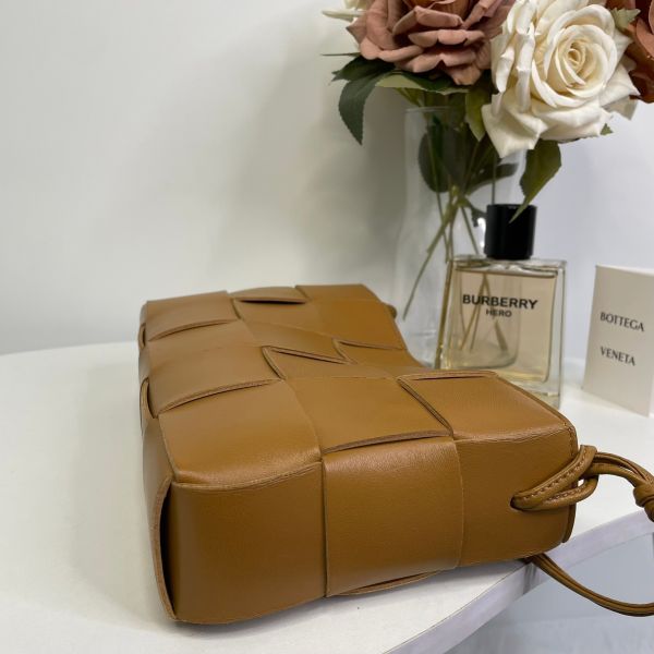 【9成新】【12期0利率】Cassette Pouch On Strap15格繩帶手拎包 