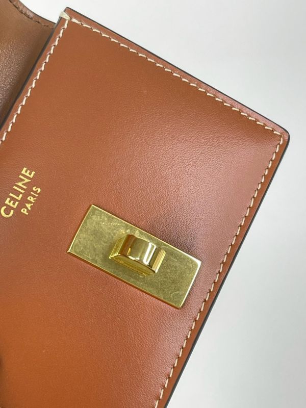 【未使用閒置品】CELINE 16翻蓋卡包 
