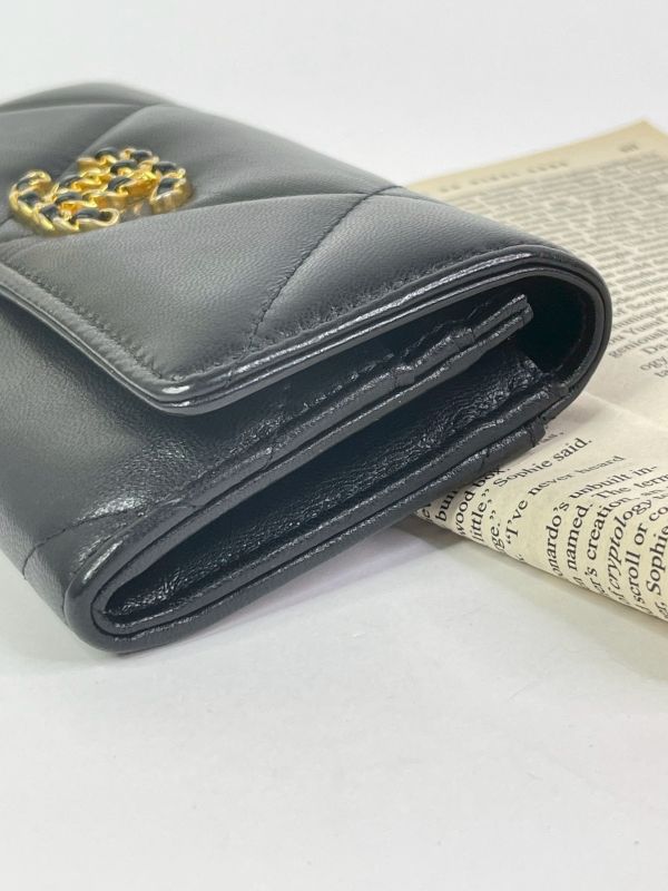 【分期0利率】CHANEL  19 中夾 【9成新】