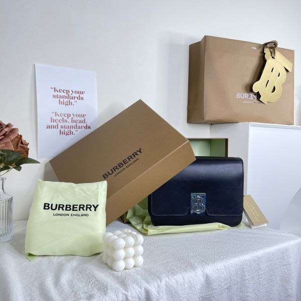 【12期0利率】BURBERRY TB LOGO肩背包 中號【24年3月英國購證】【99成新】 