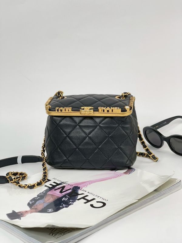 【分期0利率】CHANEL KISS LOCK 方盒子【9成新】 