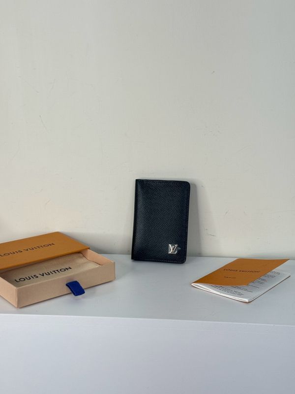 【分期0利率】LV 對開萬用卡包【未使用閒置品】 