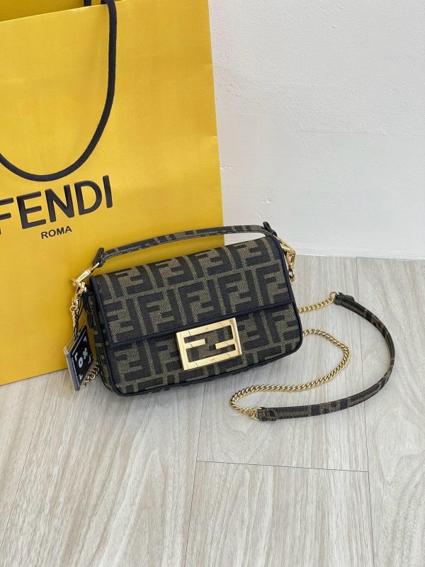 【95成新】FENDI 老花迷你法棍包 