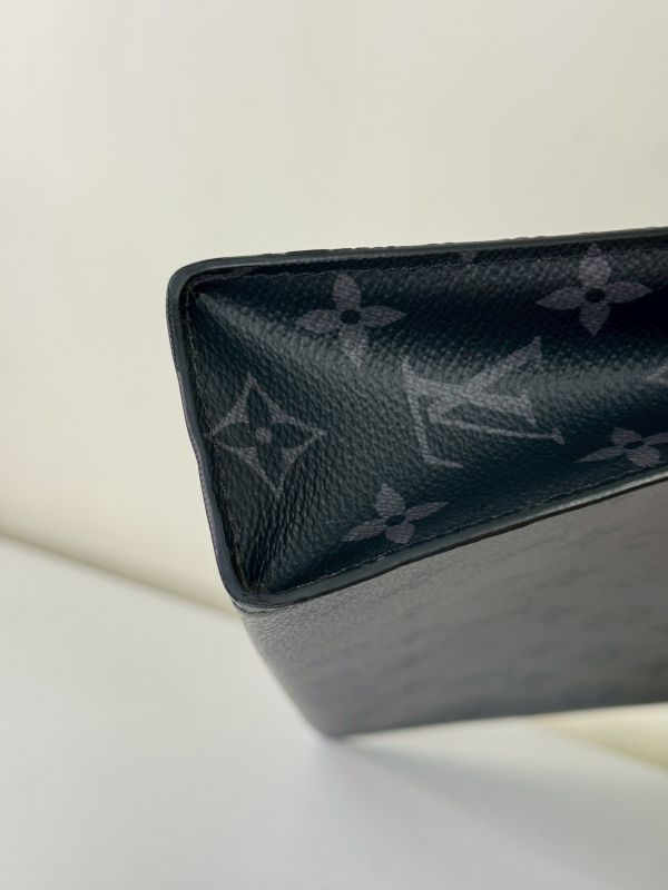 【分期0利率】LV Pochette Voyage MM 手拿包【9成新】 