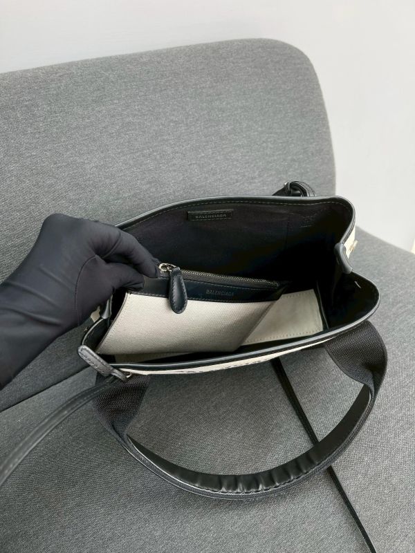 【9成新】Balenciaga Navy Cabas XS(背帶款) 