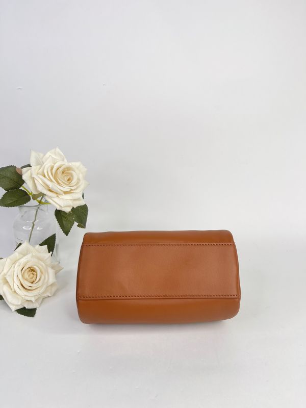 【未使用閒置品】LONGCHAMP LE PLIAGE XTRA系列牛皮圓筒斜背包 