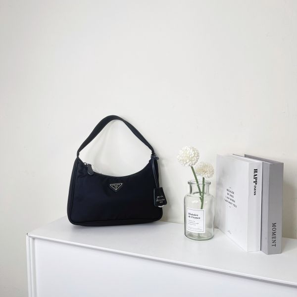 【分期0利率】PRADA Re-Edition 2000 迷你包【9成】 