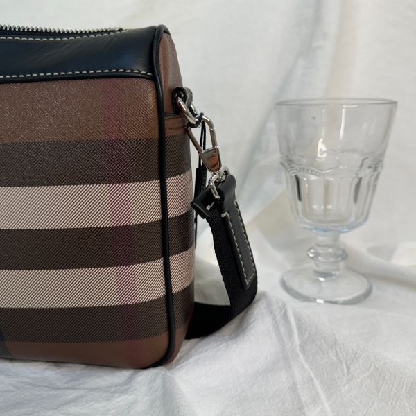 【12期0利率】【全新品】BURBERRY 經典棕色格紋Check Rambler 郵差包【現金價27000】 