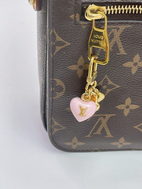 【全新品】LV Micro Charms LV Heart 鑰匙圈 