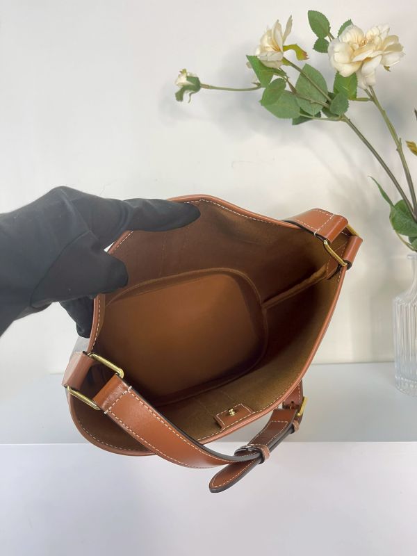 【分期0利率】CELINE TRIOMPHE老花小號水桶包【9成新】 