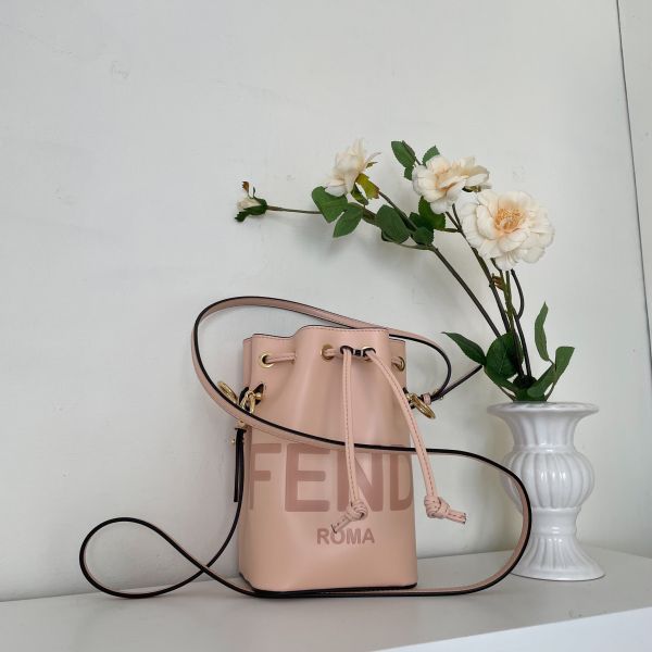 【24期0利率】【全新品】FENDI Mon Tresor 淡粉紅色皮革迷你水桶包【現金價38000】 