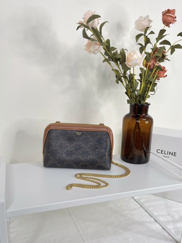 【分期0利率】CELINE TRIOMPHE貝殼包【9成新】 