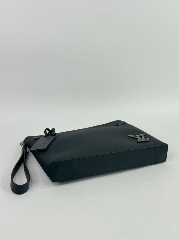 【全新品】LV Takeoff 隨身包 