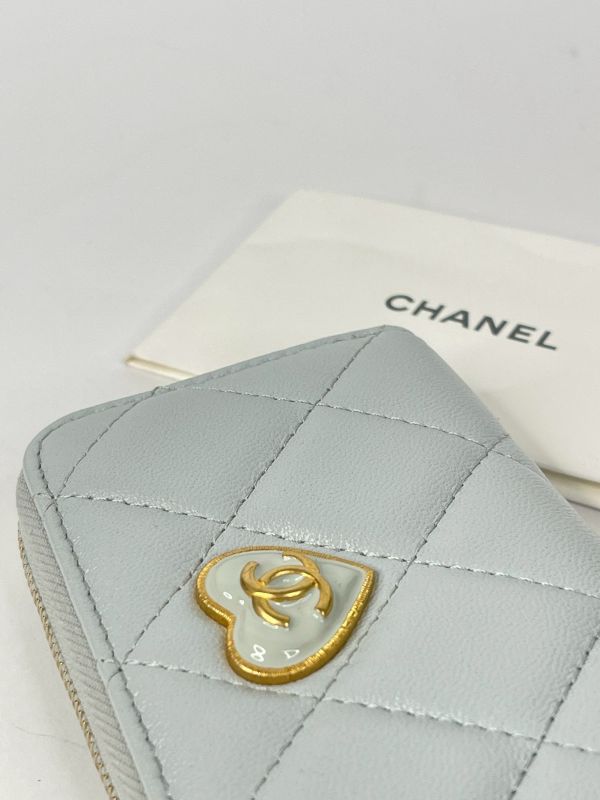 【分期0利率】CHANEL 23S 琺瑯愛心拉鍊零錢卡包 【未使用閒置品】 