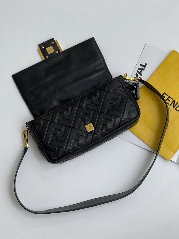 【95成新】FENDI Baguette 法棍包 中號 