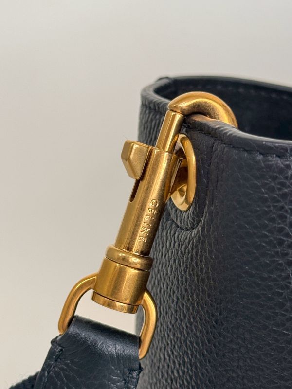 【分期0利率】CELINE Sangle Bucket 牛皮水桶包【95成新】 