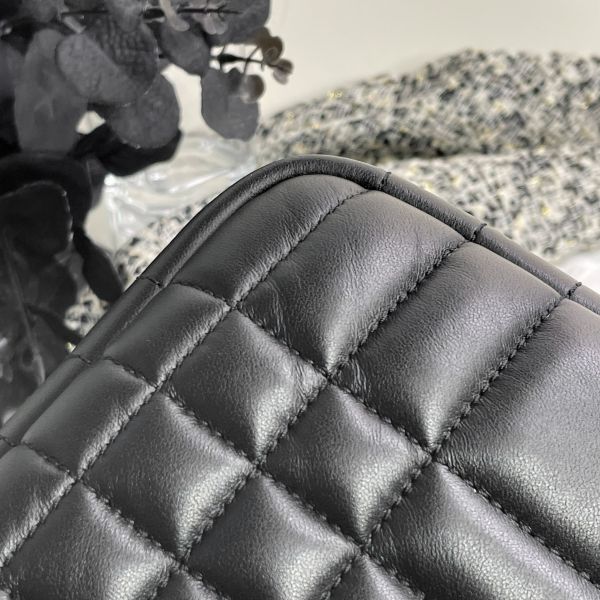【99成新】【12期0利率】BURBERRY Lola 羊皮縫線迷你斜背相機包黑/金 