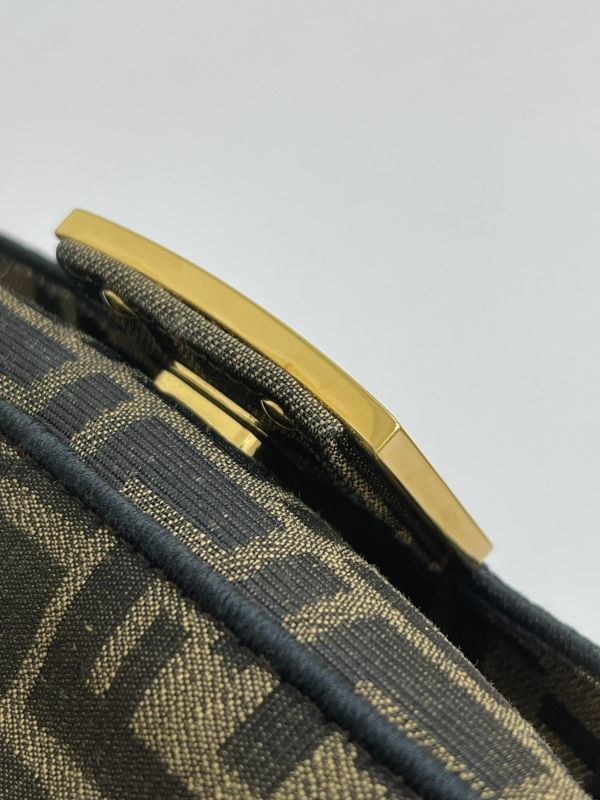 【95成新】FENDI 老花迷你法棍包 