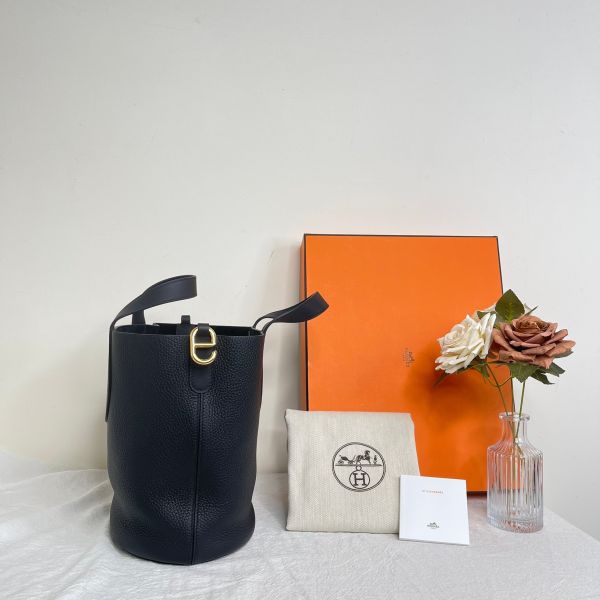 【12期0利率】HERMES IN THE LOOP 豬鼻子菜籃【23年6月韓國購證】【99成新】 