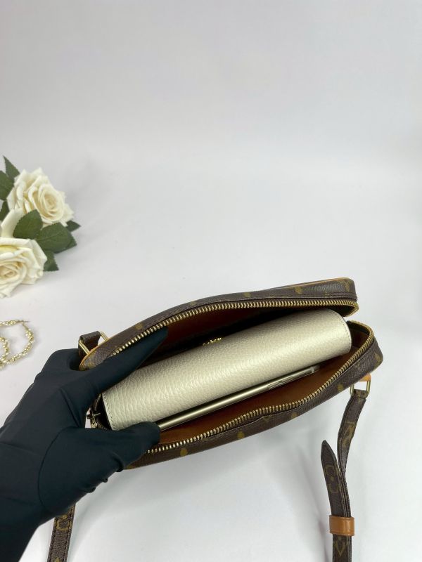 【分期0利率】LV Pochette Marly 橫版手機包【9成新】 