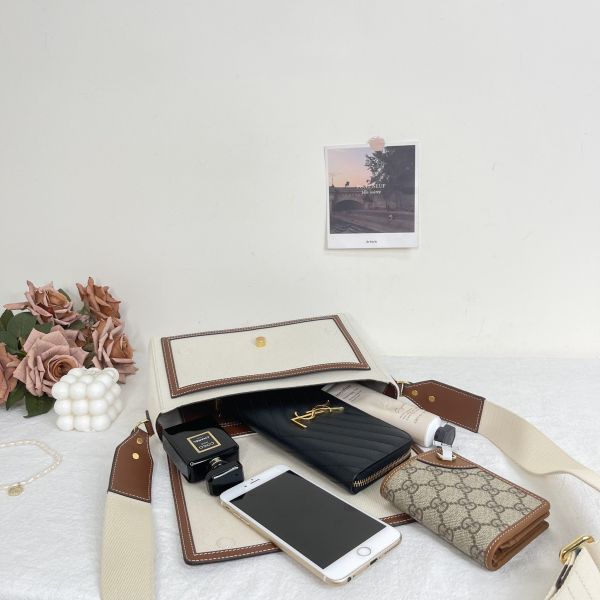 【12期0利率】BURBERRY HORSEFERRY 印花帆布斜背包【95成新】 