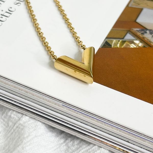 【12期0利率】LV  Essential V 項鏈 【9成新】 