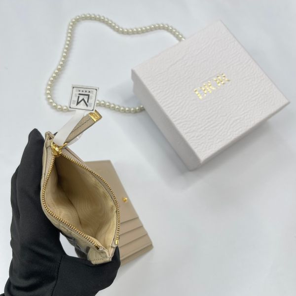 【12 期 0 利率】DIOR CARO DAHLIA銀包【24年7月台灣購證】【99成】 