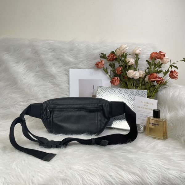 【12期0利率】BURBERRY 皮革字母壓印腰包【95成新】 