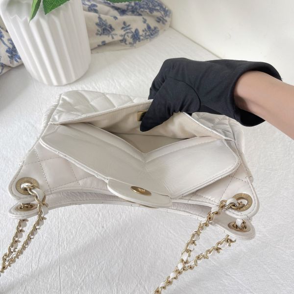 【12期0利率】CHANEL 油蠟皮天貓長背帶HOBO 中號【23年1月北京購證】【95成新】 