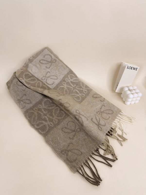 【分期0利率】LOEWE 羊毛和喀什米爾圍巾【95成新】 