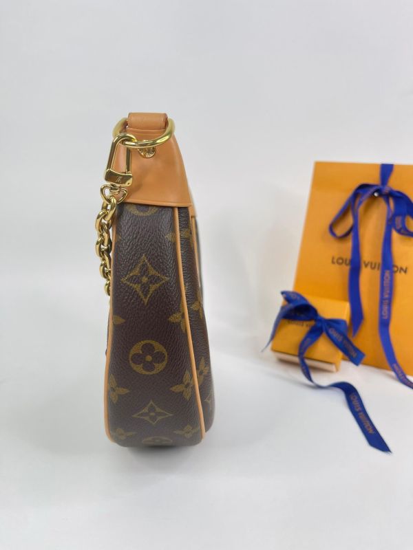 【95成新】LV LOOP PM 