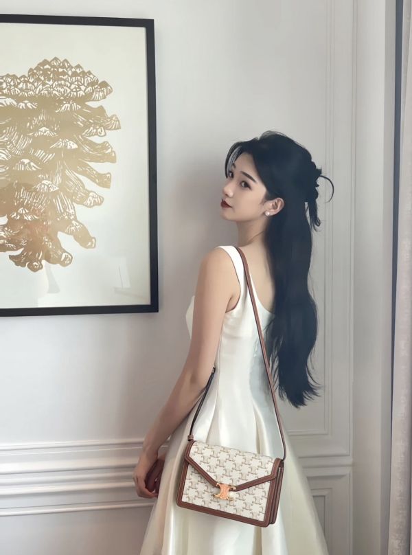 【12期0利率】CELINE 白老花 ENVELOPPE 手袋 【9.9成新】 