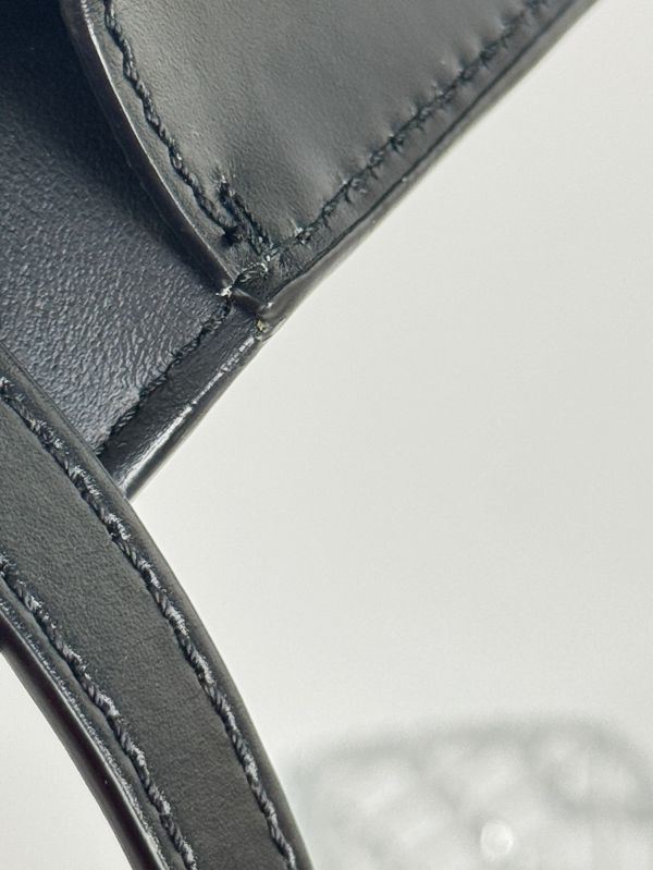 【分期0利率】BURBERRY TB鎖頭 MINI翻蓋斜背包【9成新】 