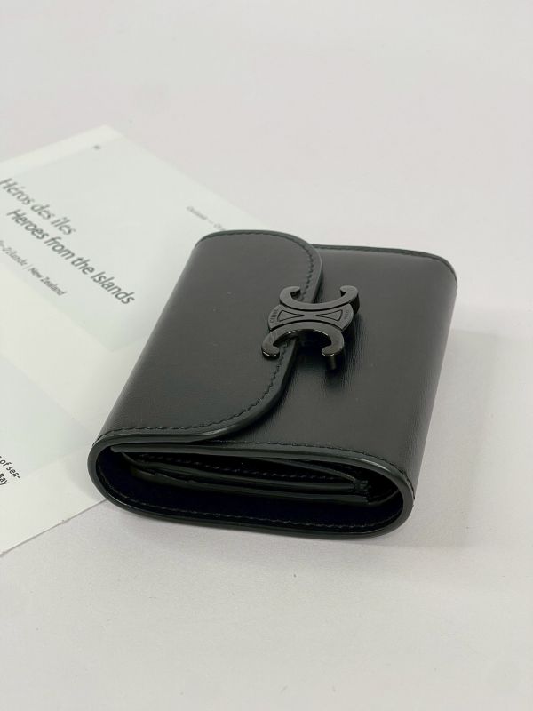 【分期0利率】CELINE 亮面牛皮革TRIOMPHE三折短夾 【95成新】 