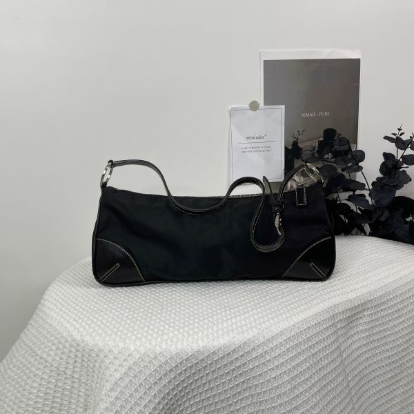 【9成新】【12期0利率】PRADA 尼龍腋下包 