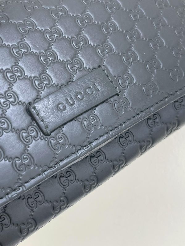 【9成新】GUCCI 滿版牛皮雙G壓紋扣式信封長夾 