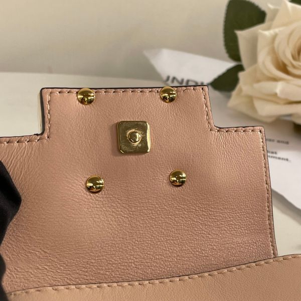 【9.9成新】【12期0利率】FENDI Nano Baguette無敵廢包 