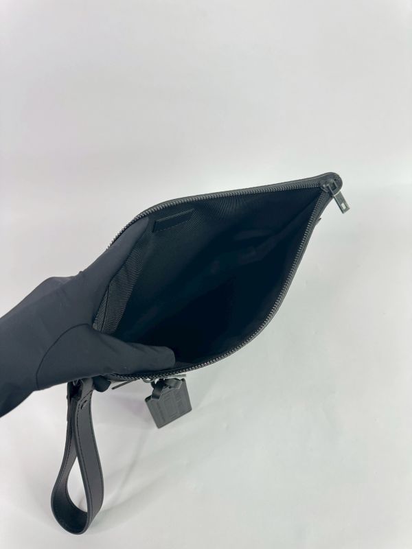 【全新品】LV Takeoff 隨身包 