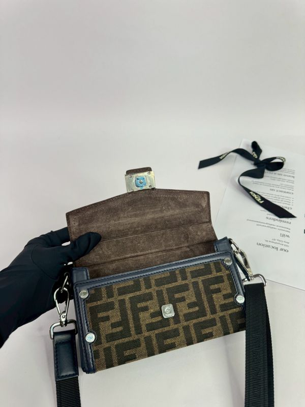 【9成新】FENDI Mini Soft Trunk 老花斜背包 