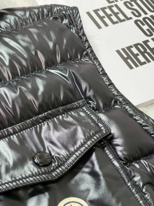 【分期0利率】MONCLER Ragot 羽絨連帽背心【全新品】