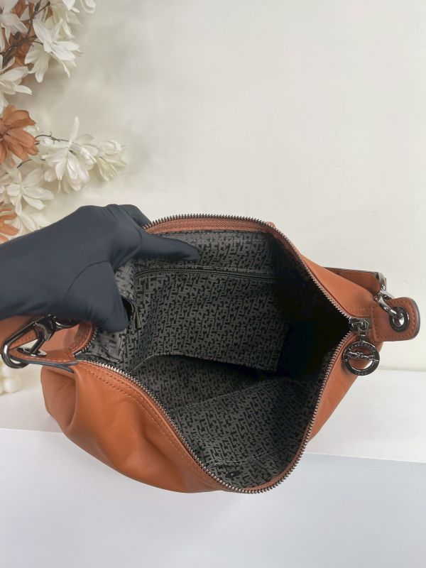 【分期0利率】LONGCHAMP Le Pliage Xtra 半月形單肩包 M【95成新】 