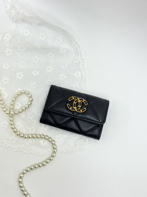 【9成新】CHANEL 19口蓋卡包 