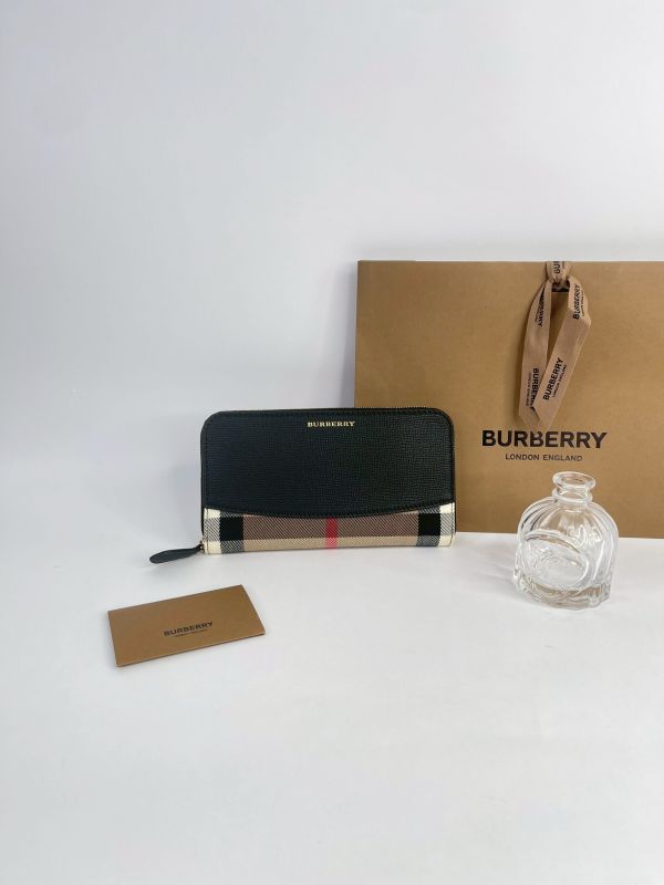 【閒置新品】BURBERRY HOUSE 經典格紋拉鍊長夾 