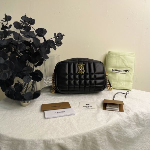 【99成新】【12期0利率】BURBERRY Lola 羊皮縫線迷你斜背相機包黑/金 